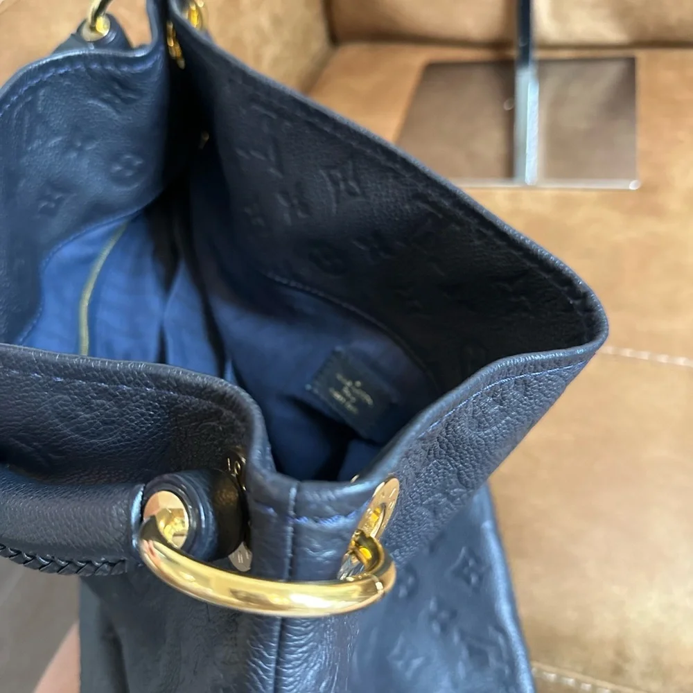 LOUIS VUITTON Artsy MM Empreinte Infini Monogram Shoulder Bag - Picture 5 of 16